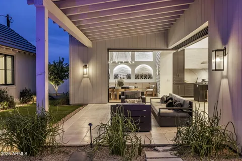 $4,695,000 | 4121 North 64th Place, Scottsdale, AZ 85251