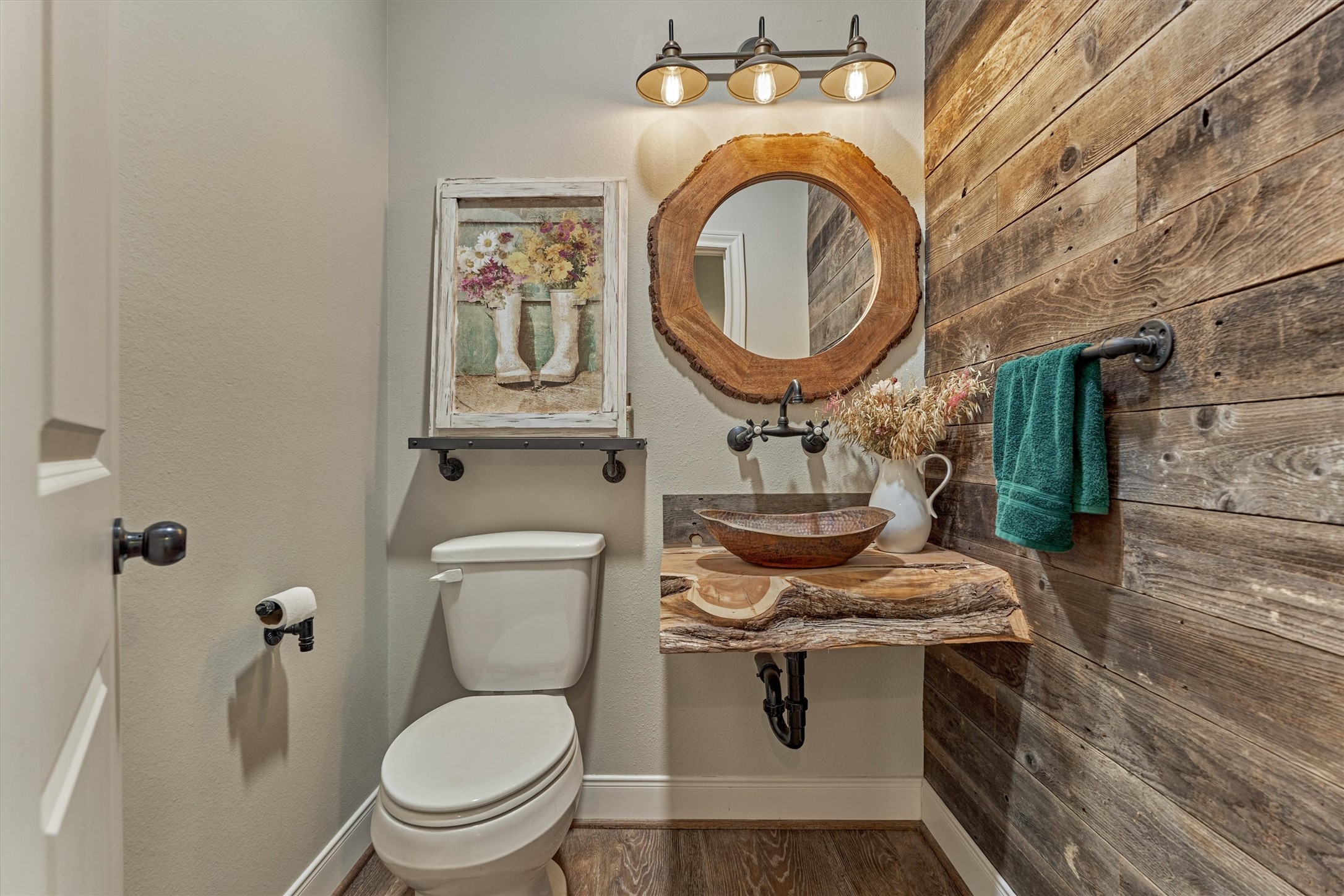 13125 Browder Traylor Road Willis, TX 77378 - Photo 22 of 50 a bathroom with a toilet a sink and a shower