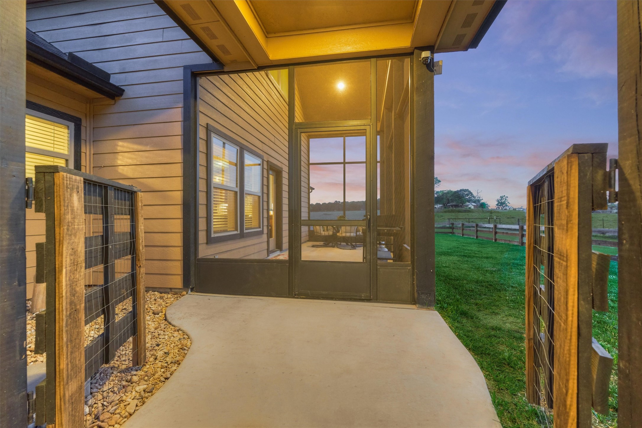 13125 Browder Traylor Road Willis, TX 77378 - Photo 44 of 50 a view of a backyard of the house