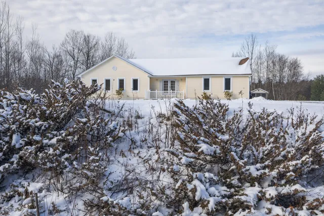 $479,900 | 701 Highway 202, Monmouth, ME 04265