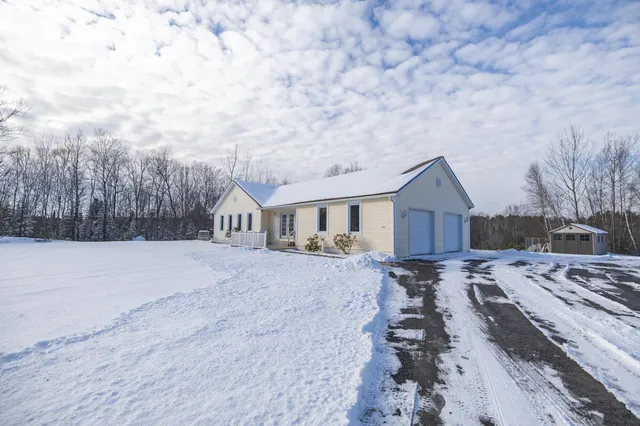 $479,900 | 701 Highway 202, Monmouth, ME 04265