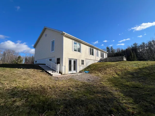 $479,900 | 701 Highway 202, Monmouth, ME 04265
