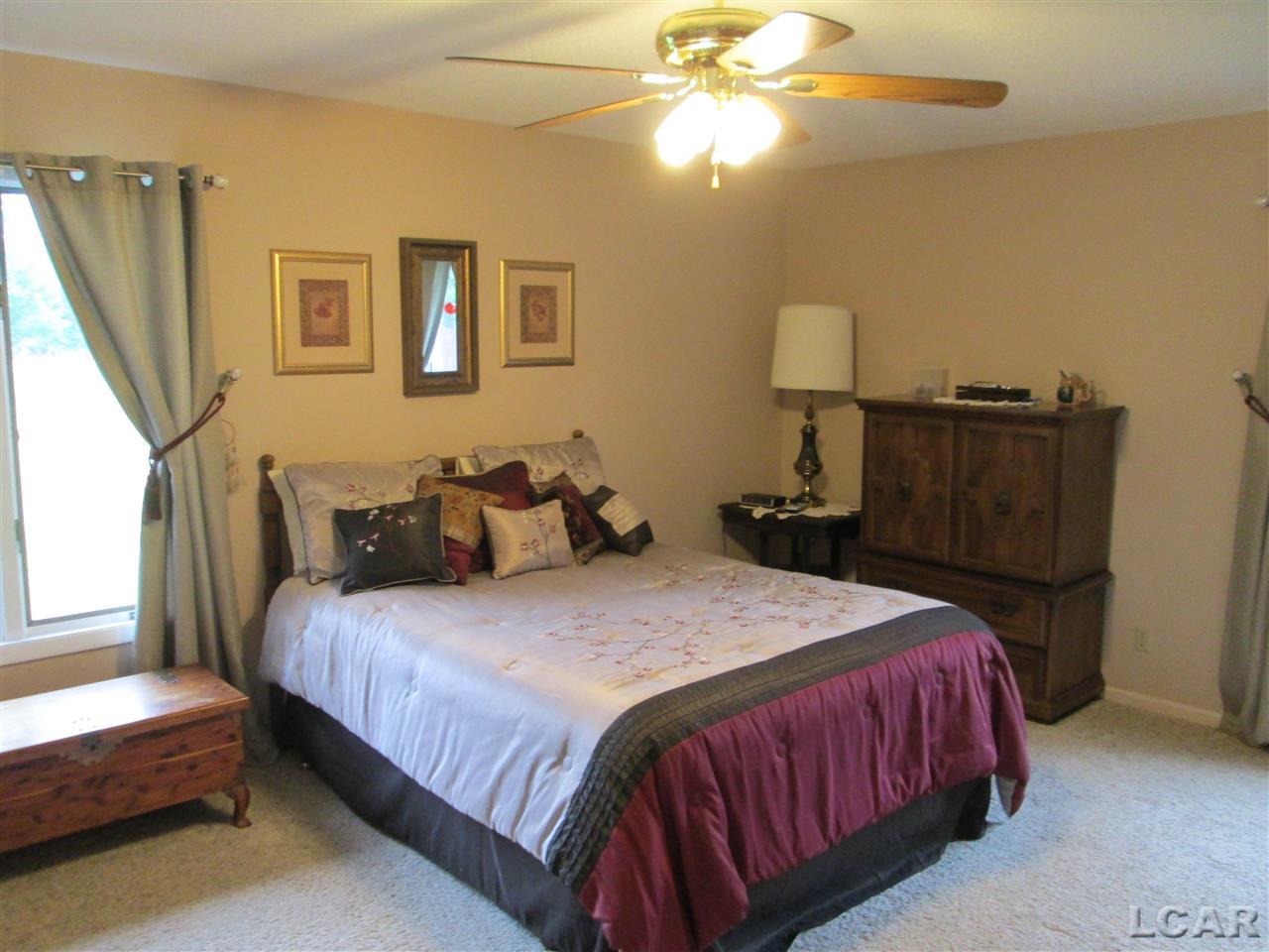 5989 Hunt Road Adrian, MI 49221 - Photo 9 of 22 50043767-8.JPG