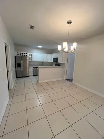 $2,850 | 7570 Northwest 176th Terrace, Unit 7570, Hialeah, FL 33015