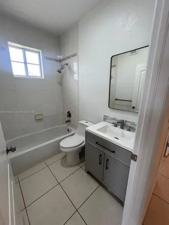 $2,850 | 7570 Northwest 176th Terrace, Unit 7570, Hialeah, FL 33015