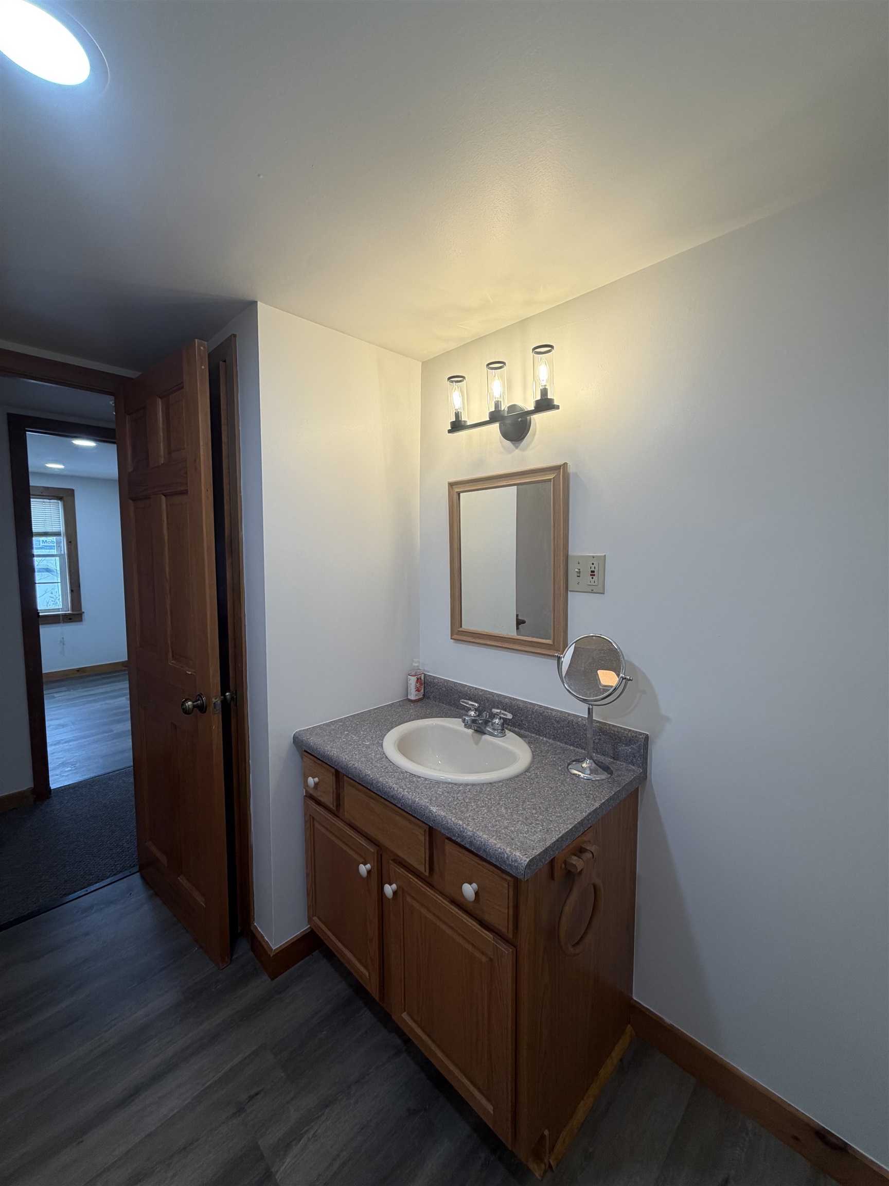 211 Main Street Ludlow, VT 05149 - Photo 14 of 18