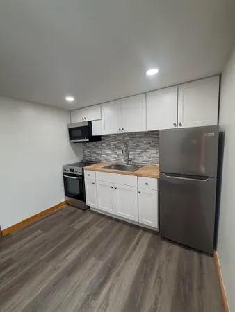 $2,100 | 211 Main Street, Ludlow, VT 05149