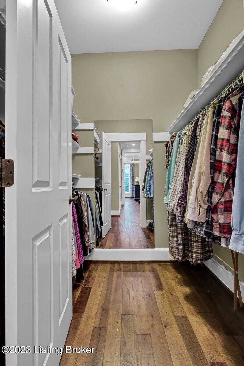 6502 Hypoint Ridge Road Crestwood, KY 40014 - Photo 22 of 40 Master Walk-In Closet