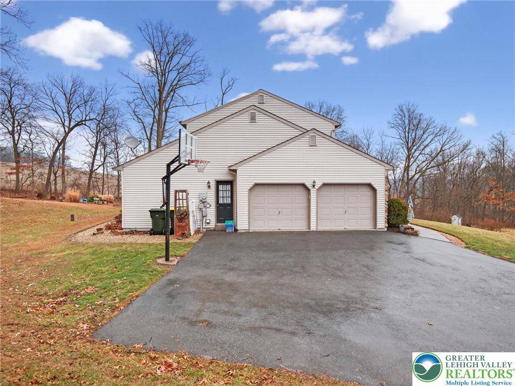 7733 Harbor Court Slatington, PA 18080 - Photo 12 of 50