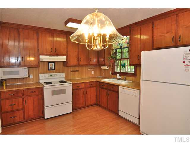 5705 Novaglen Road Durham, NC 27712 - Photo 5 of 20 KITCHEN