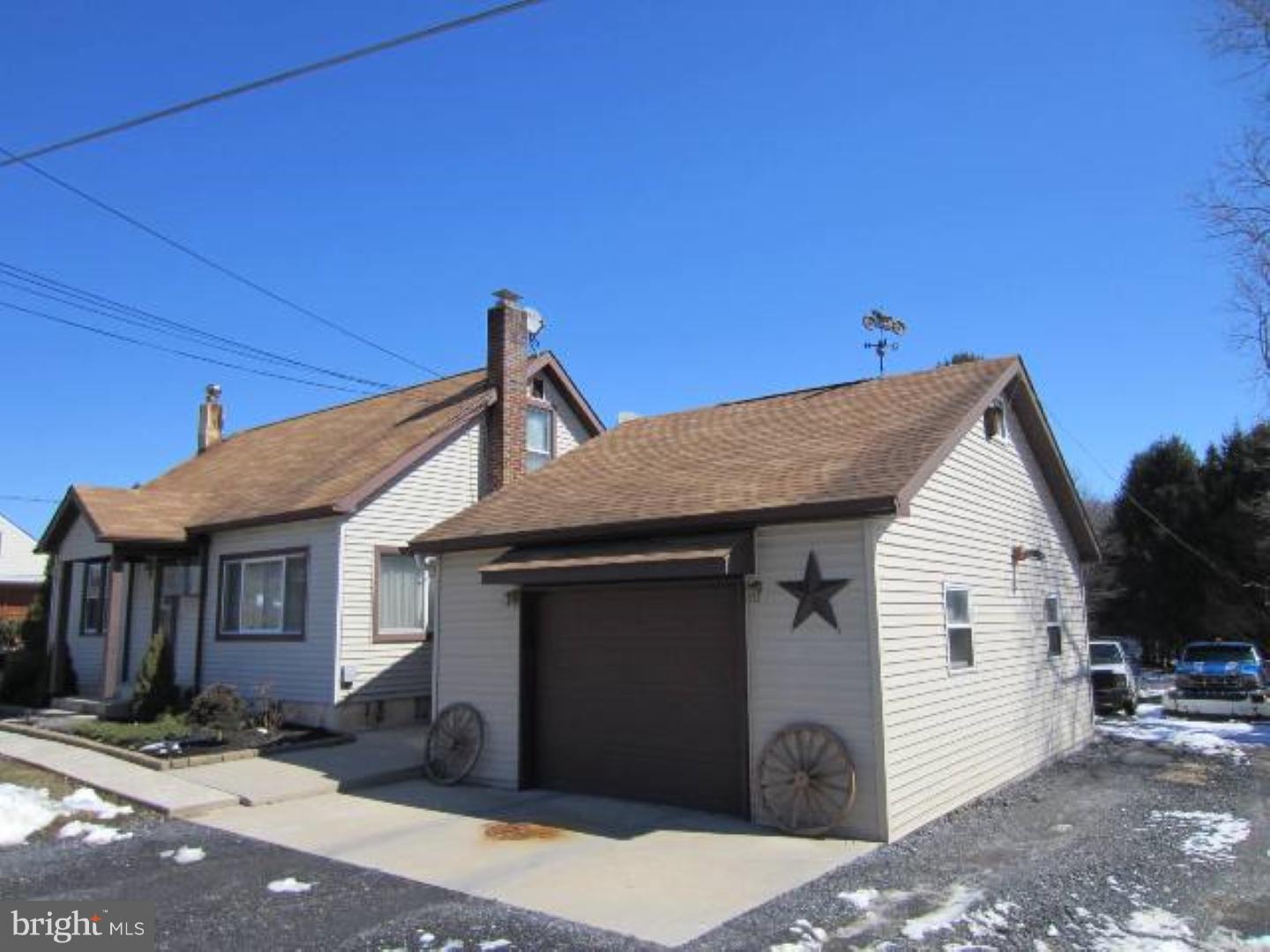 874 Municipal Road Walnutport, PA 18088 - Photo 3 of 25