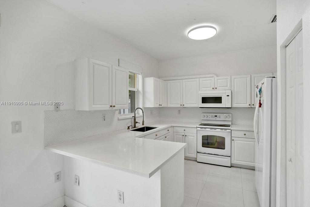 12931 Southwest 134th Terrace Miami, FL 33186 - Photo 12 of 33