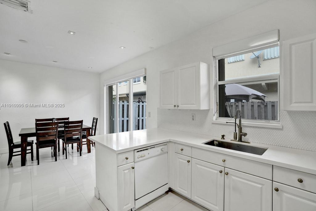 12931 Southwest 134th Terrace Miami, FL 33186 - Photo 15 of 33