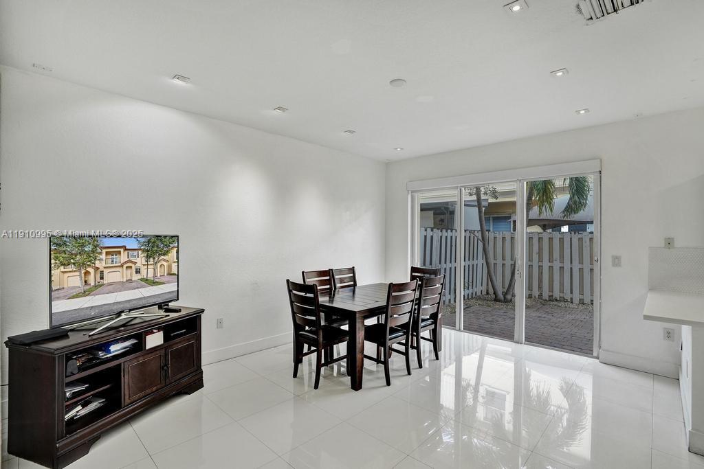 12931 Southwest 134th Terrace Miami, FL 33186 - Photo 10 of 33