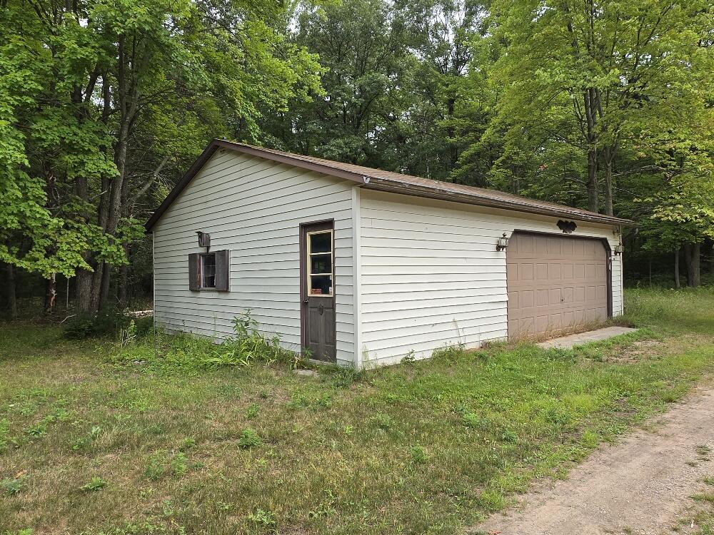 W625 Wiegers Road Marinette, WI 54143 - Photo 16 of 20 2nd Garage 2 car +