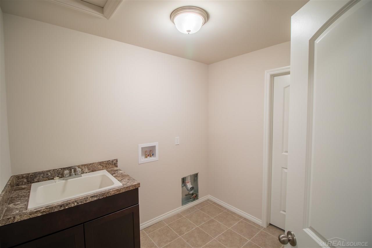 45732 South Stonewood Road Canton, MI 48187 - Photo 13 of 16 31309281-12.JPG