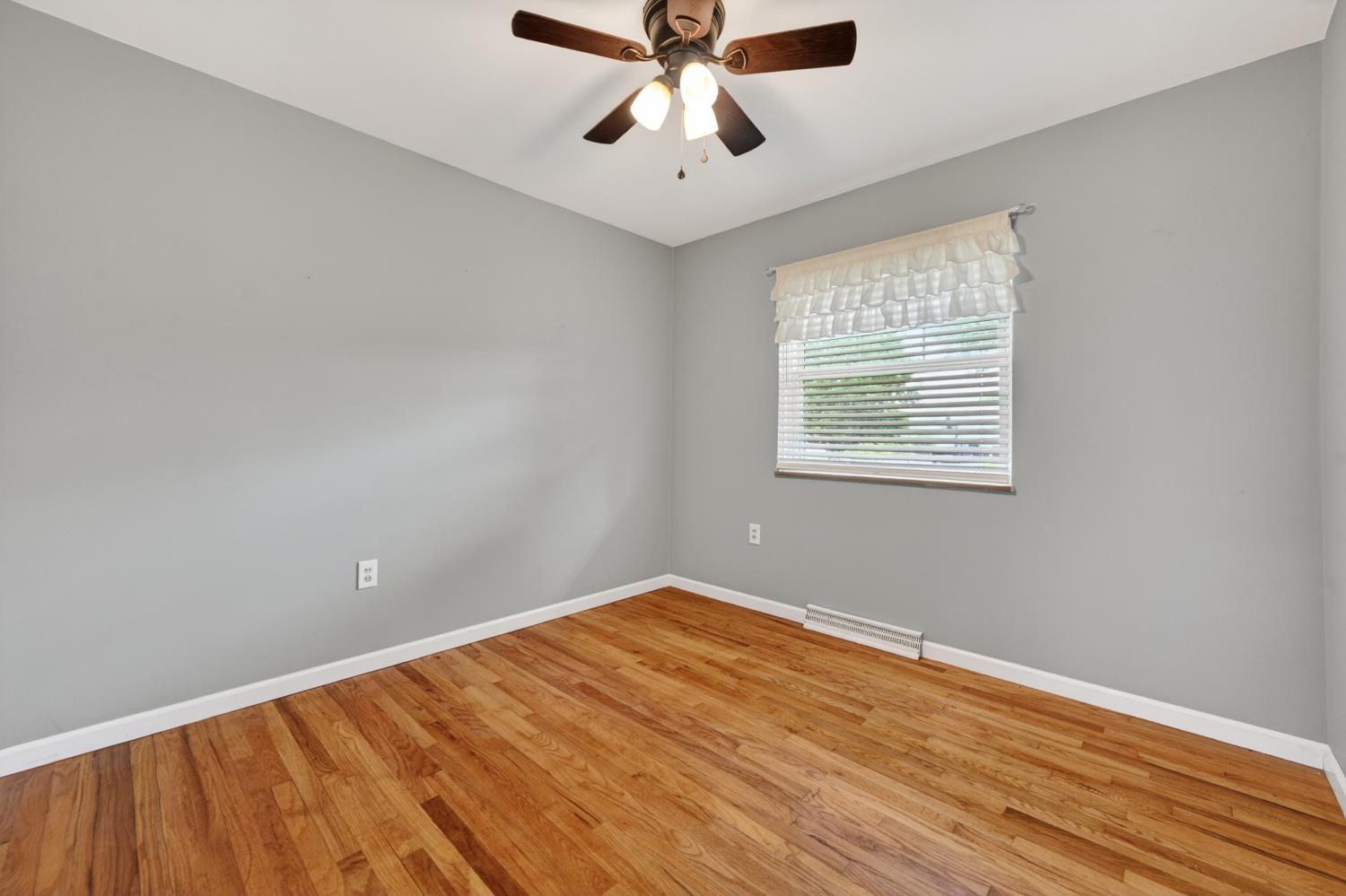 606 South High Street Rising Sun, IN 47040 - Photo 13 of 28