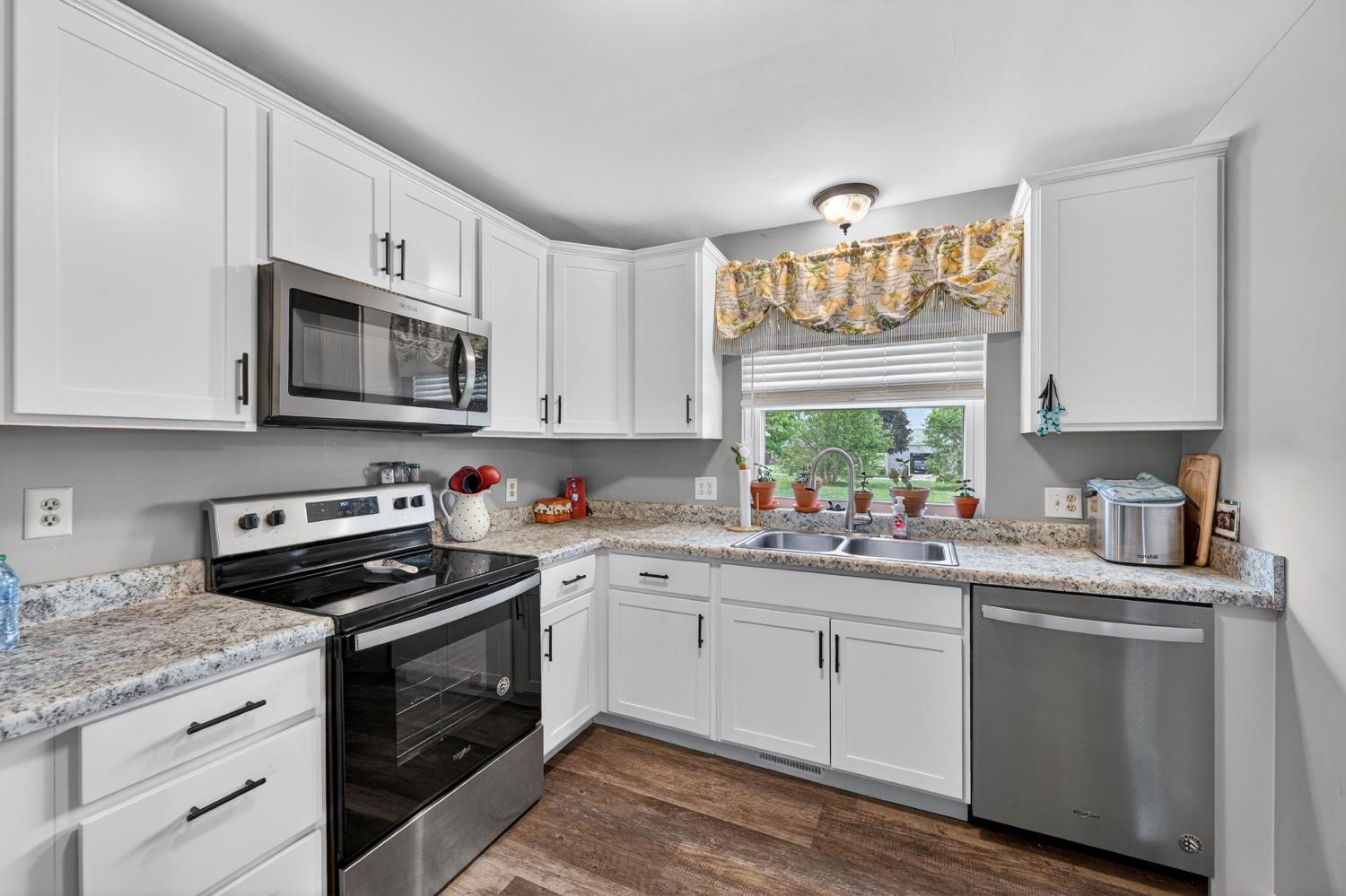 606 South High Street Rising Sun, IN 47040 - Photo 9 of 28