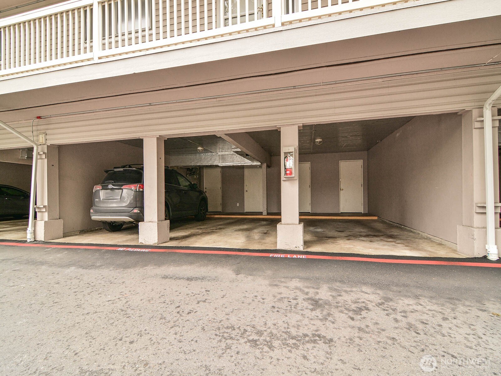 14527 Northeast 40th Street, Unit G204 Bellevue, WA 98007 - Photo 16 of 17 a view of a entrance front of the house