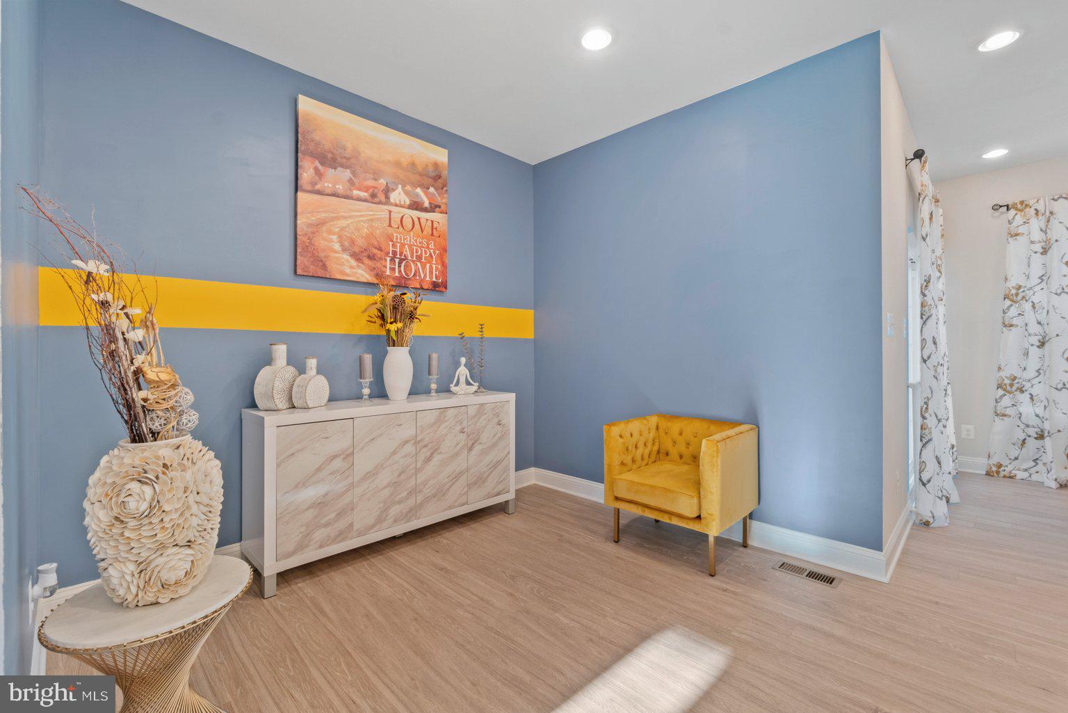 1246 Fenwick Road Aberdeen, MD 21001 - Photo 18 of 40 Upper Level Sitting Area