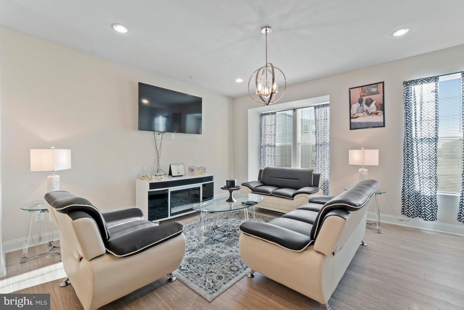 1246 Fenwick Road Aberdeen, MD 21001 - Photo 22 of 40 Living Room