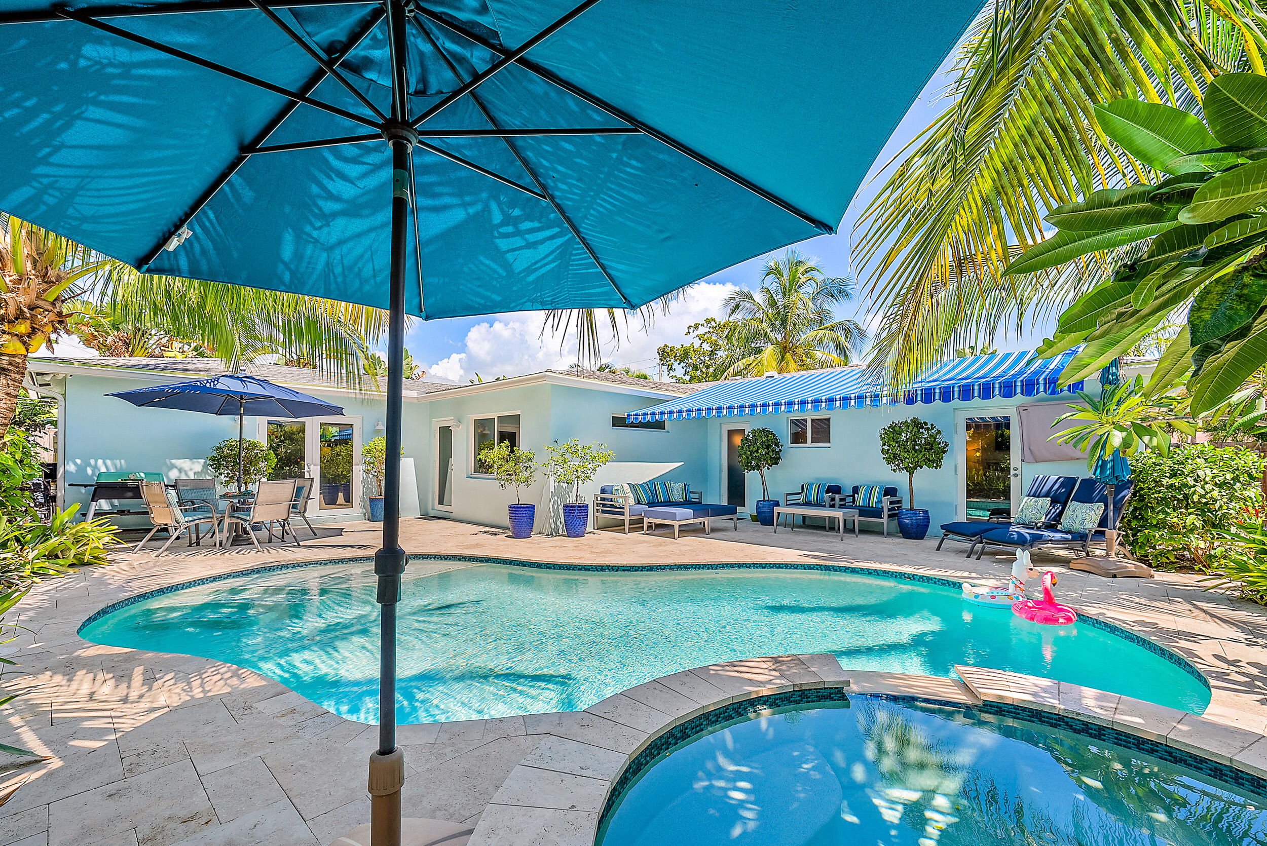 246 Gregory Road West Palm Beach, FL 33405 - Photo 4 of 20