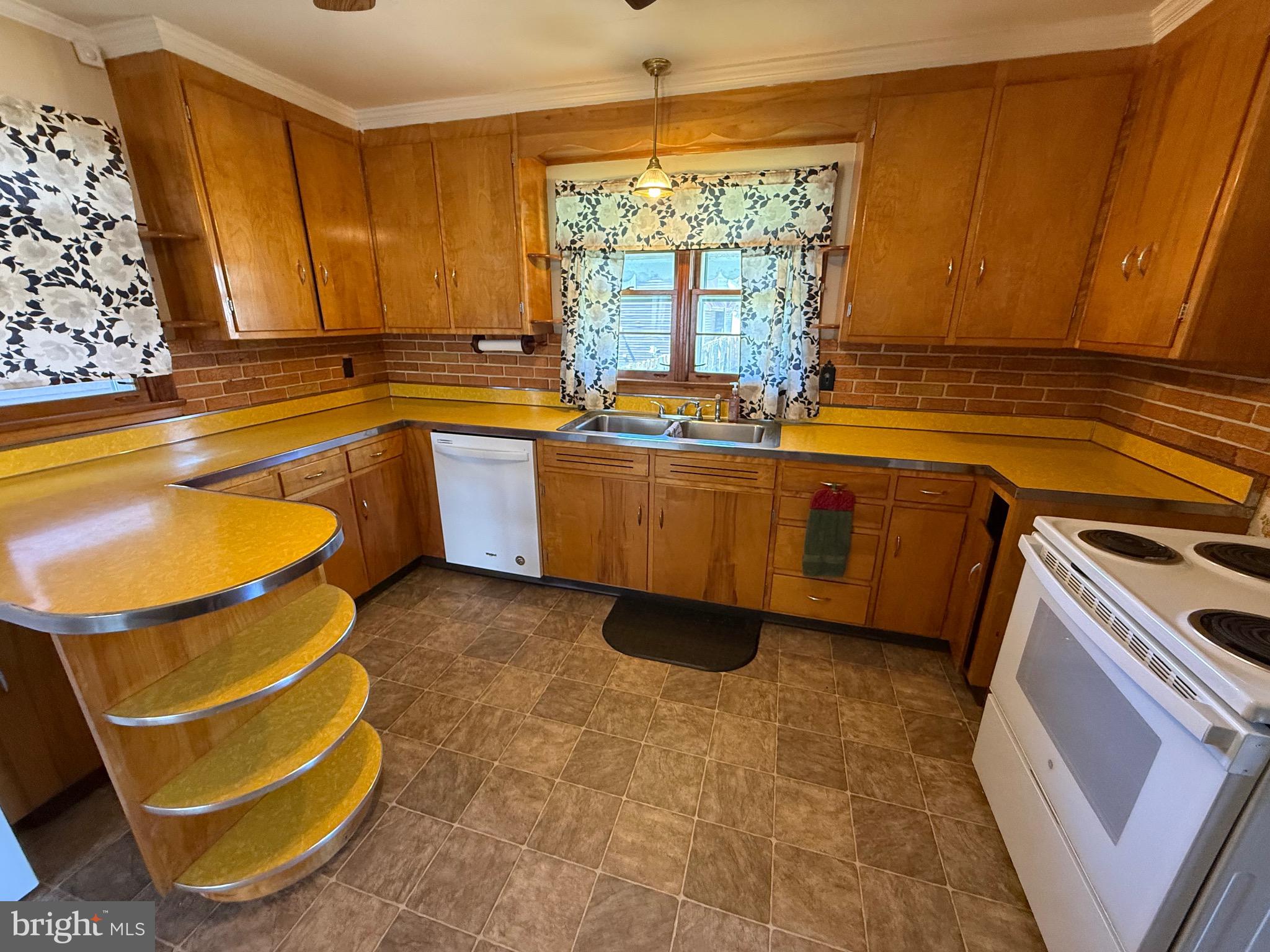 366 Ridgley Street Orbisonia, PA 17243 - Photo 14 of 80