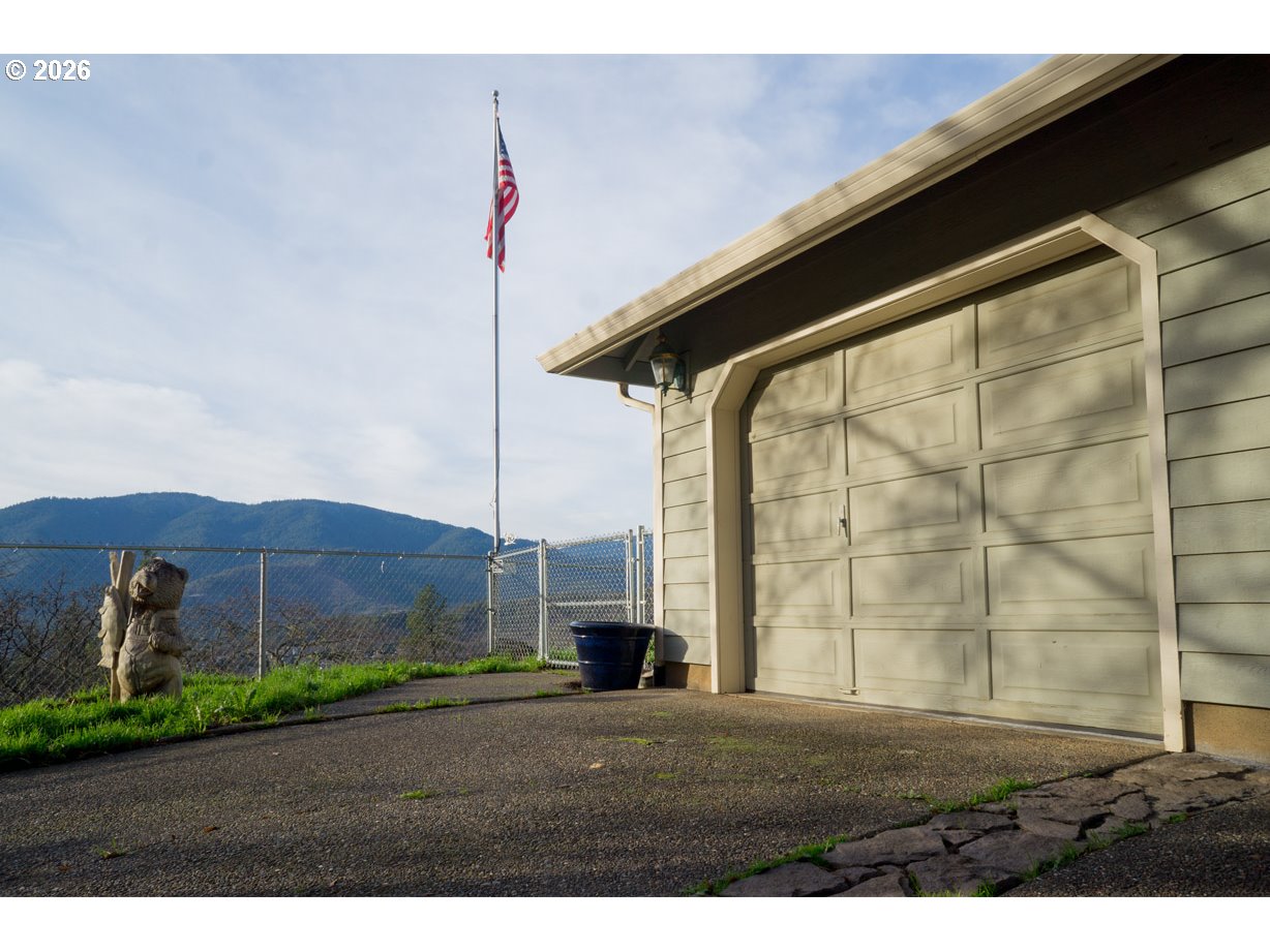 Undisclosed Address Rogue River, OR 97537 - Photo 19 of 34 Garage