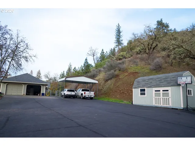 $650,000 | Undisclosed Address, Rogue River, OR 97537