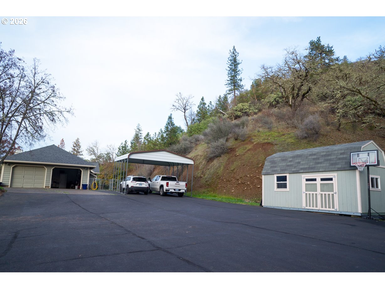 Undisclosed Address Rogue River, OR 97537 - Photo 23 of 34 Parking