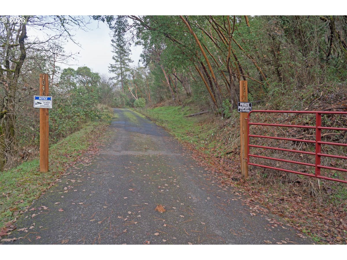 Undisclosed Address Rogue River, OR 97537 - Photo 33 of 34 Driveway