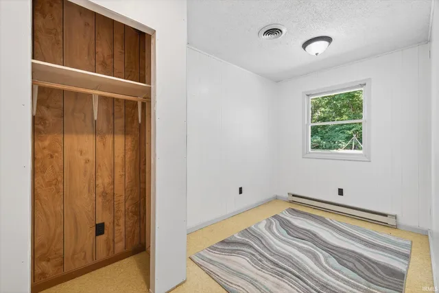 $249,900 | 2082 West State Road, Bloomfield, IN 47424