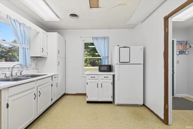 $249,900 | 2082 West State Road, Bloomfield, IN 47424