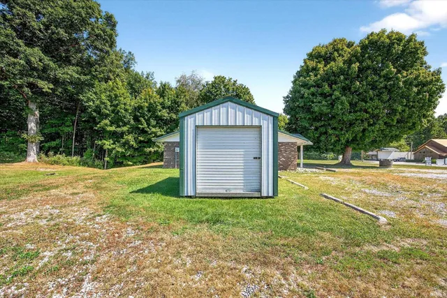 $249,900 | 2082 West State Road, Bloomfield, IN 47424