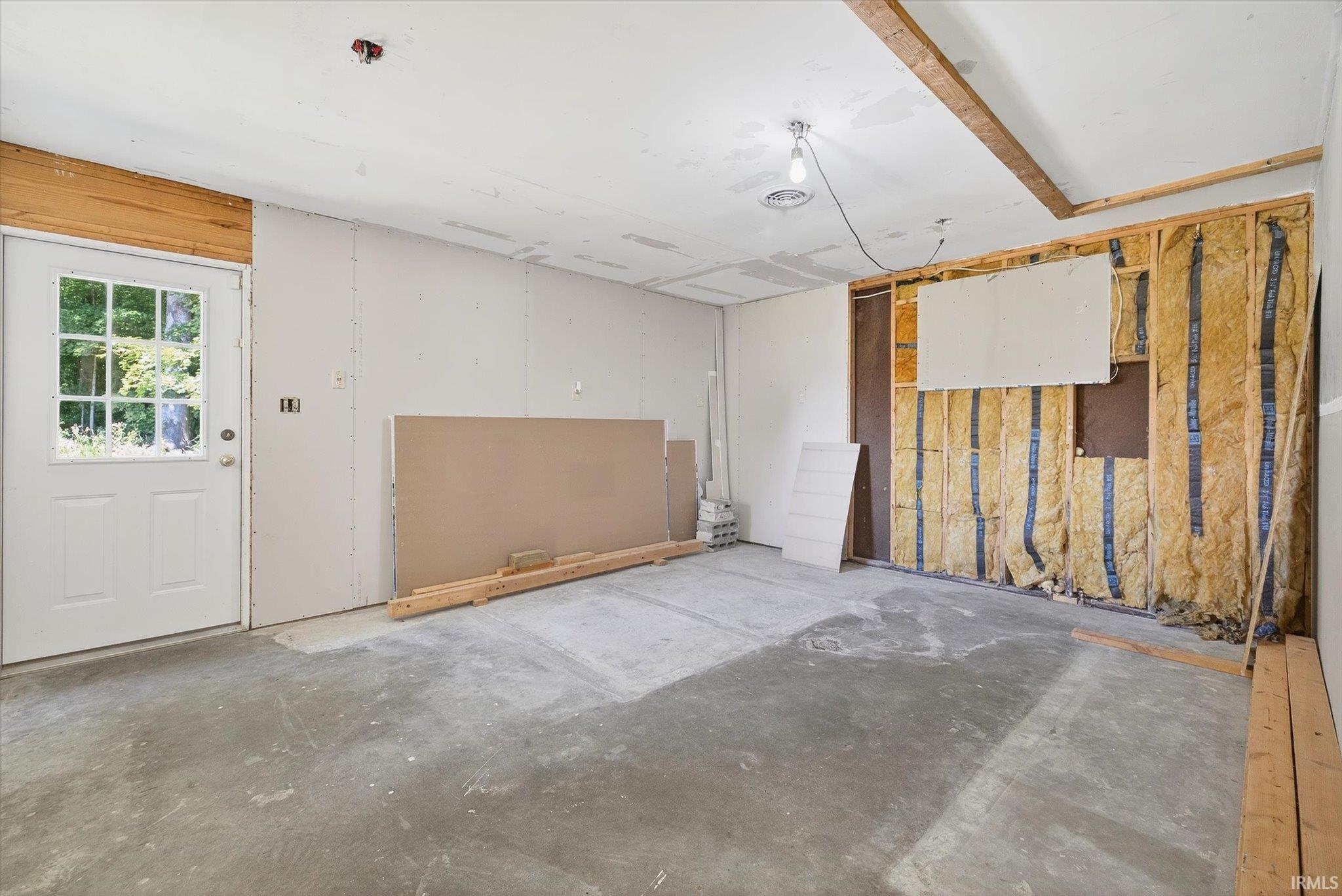 2082 West State Road Bloomfield, IN 47424 - Photo 19 of 34