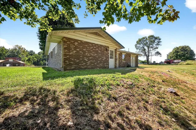 $249,900 | 2082 West State Road, Bloomfield, IN 47424