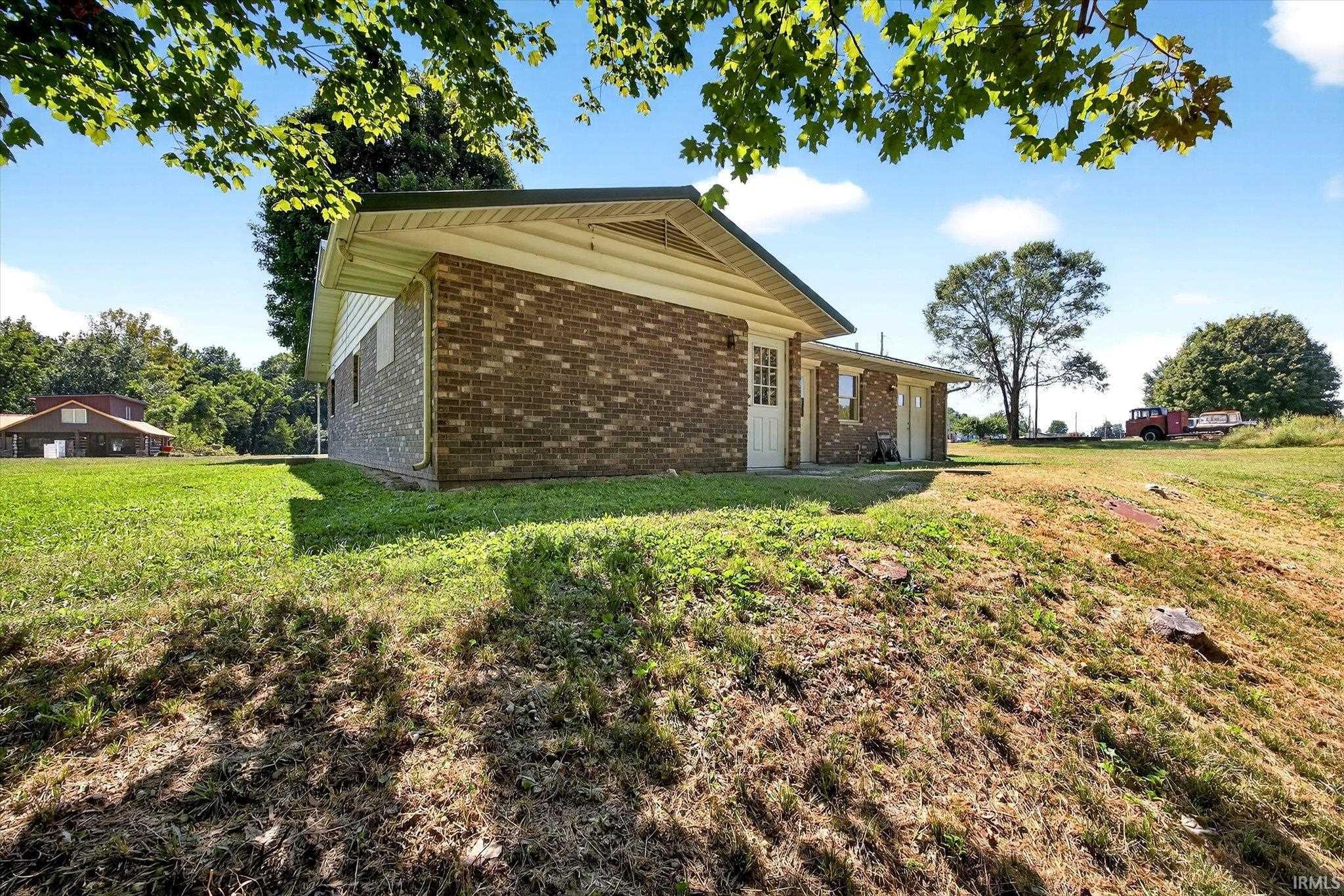 2082 West State Road Bloomfield, IN 47424 - Photo 24 of 34