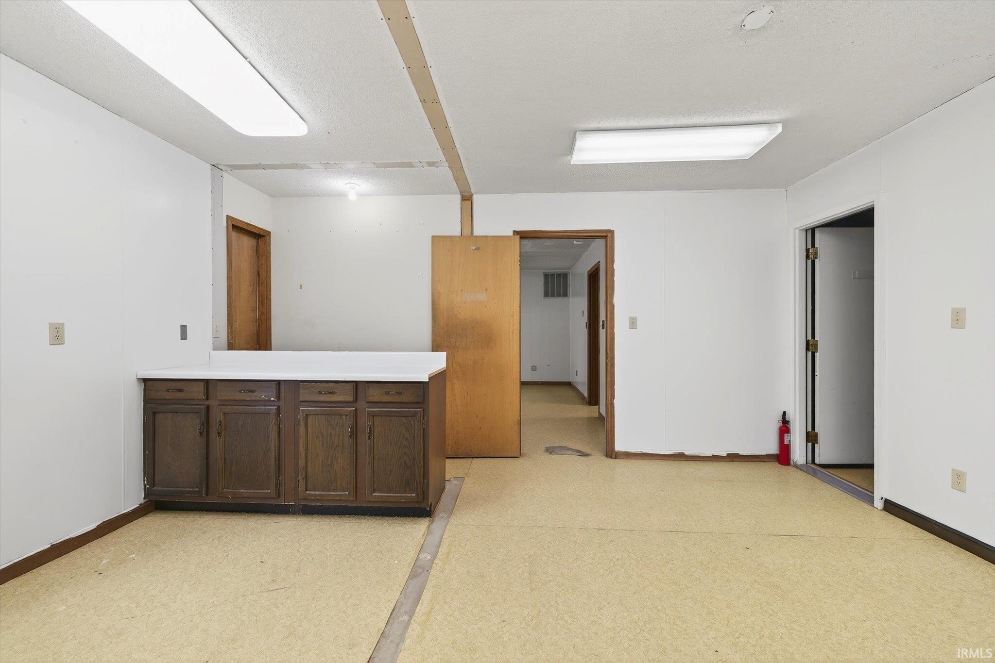2082 West State Road Bloomfield, IN 47424 - Photo 7 of 34