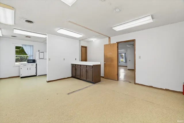 $249,900 | 2082 West State Road, Bloomfield, IN 47424