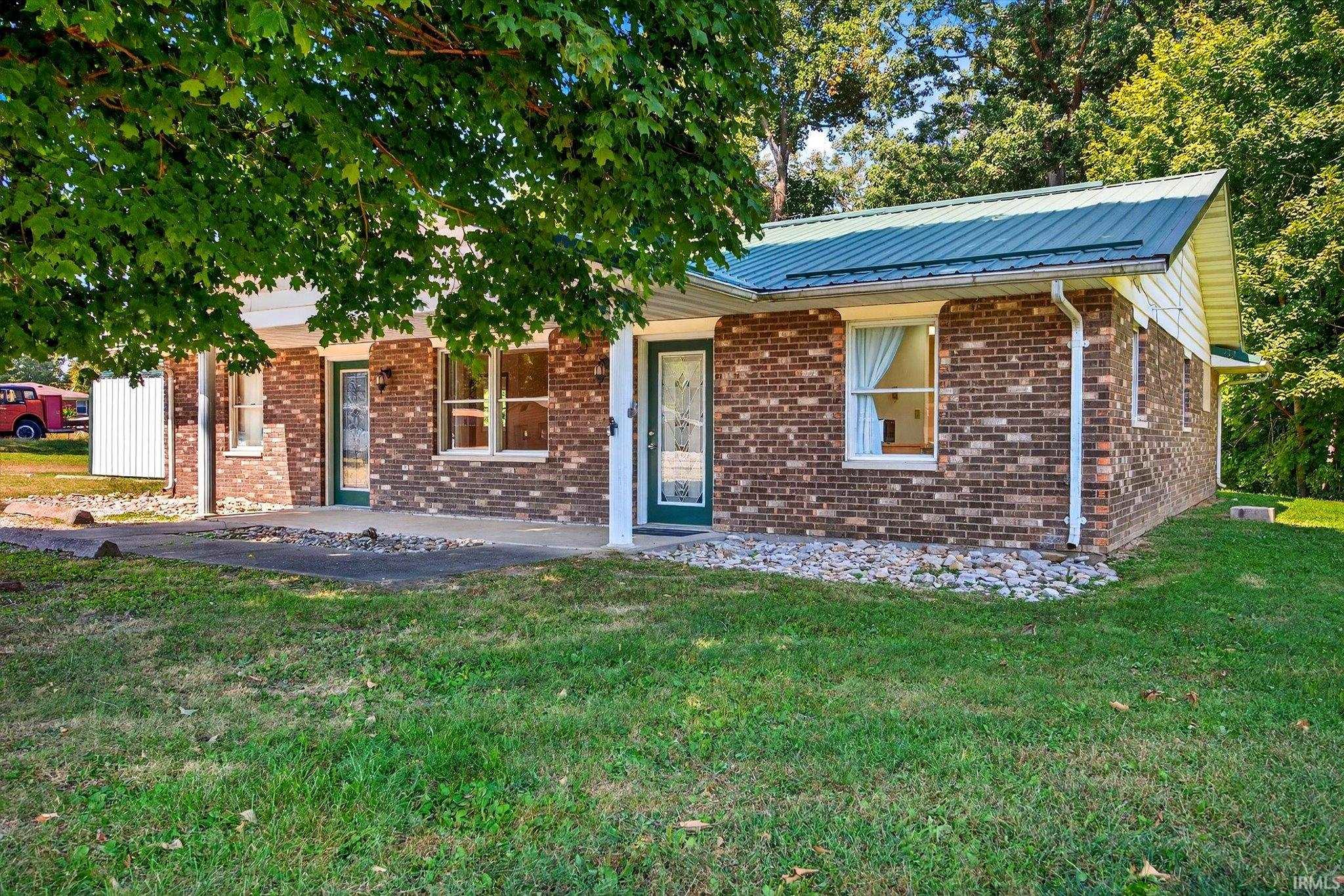 2082 West State Road Bloomfield, IN 47424 - Photo 9 of 34