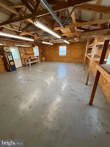 a view of room with utility room