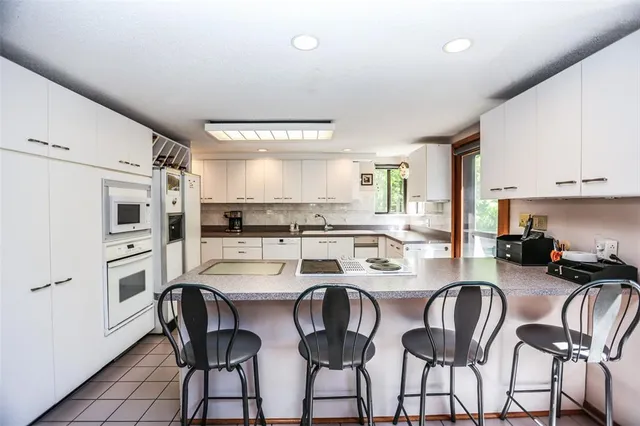 $1,150,000 | 1362 Hillsboro Road, High Ridge, MO 63049