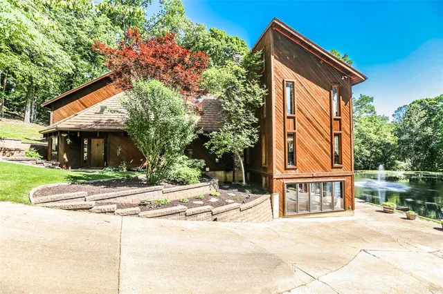 $1,150,000 | 1362 Hillsboro Road, High Ridge, MO 63049