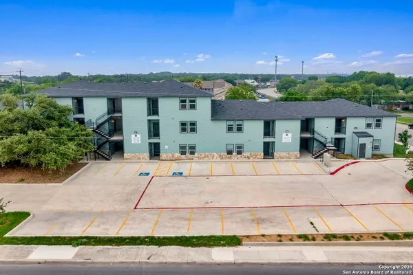 $995 | 903 Canterbury Drive, Unit 1104, San Antonio, TX 78228
