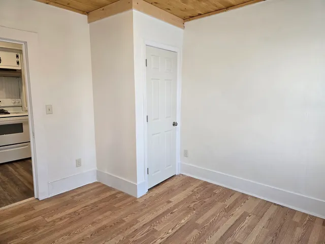 $1,400 | 147 Laurel Street, Unit 2, Newport, NH 03773