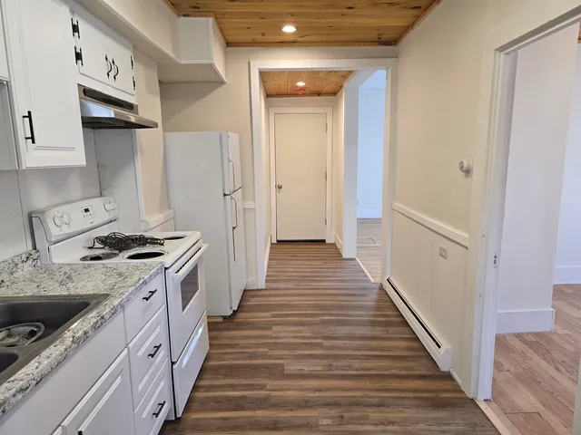 $1,400 | 147 Laurel Street, Unit 2, Newport, NH 03773