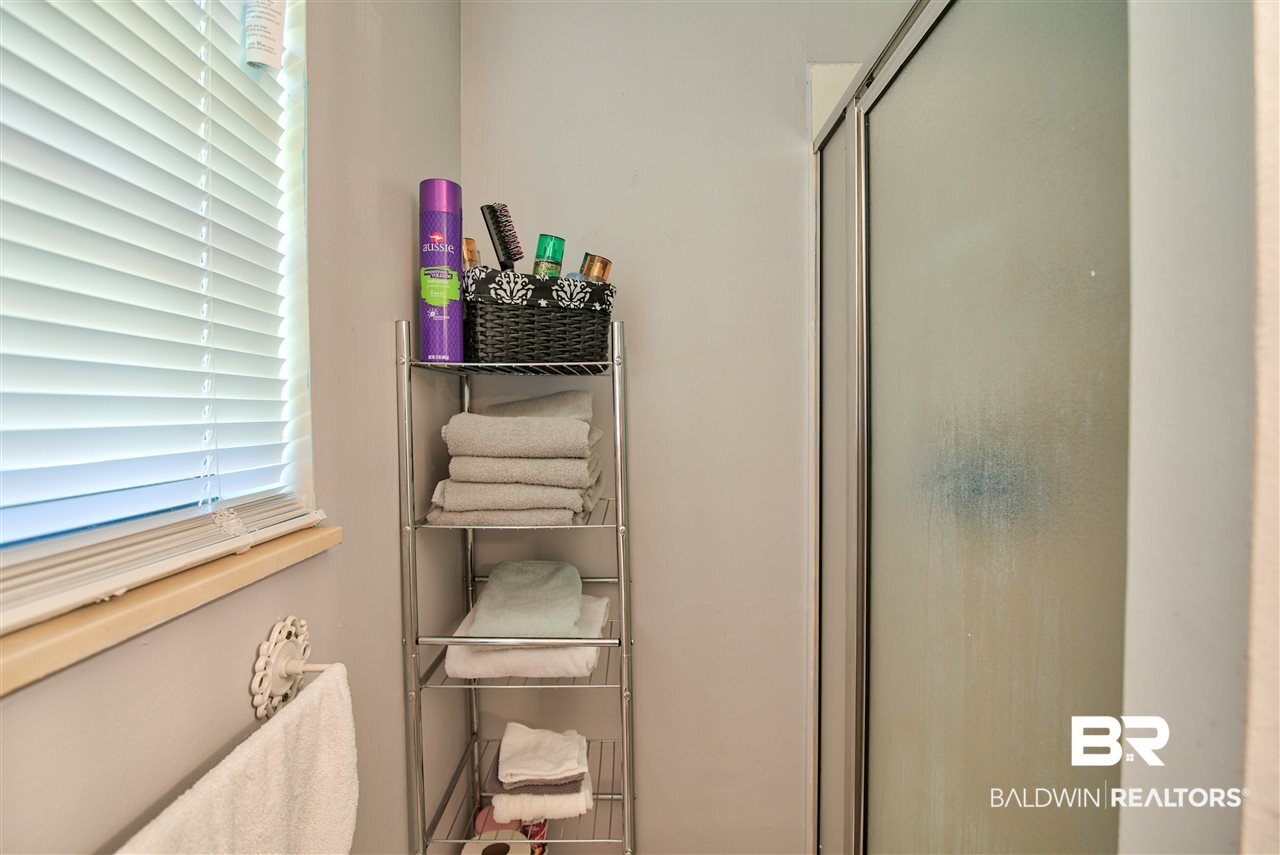 7450 Oak Drive Foley, AL 36535 - Photo 21 of 31 Walk In Shower
