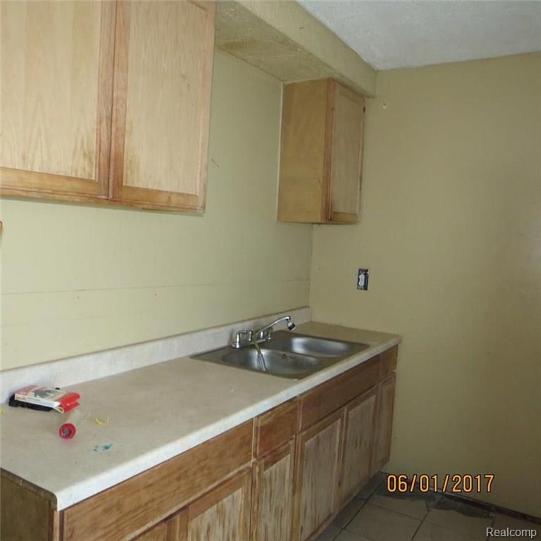 7668 Evergreen Road Detroit, MI 48228 - Photo 22 of 27