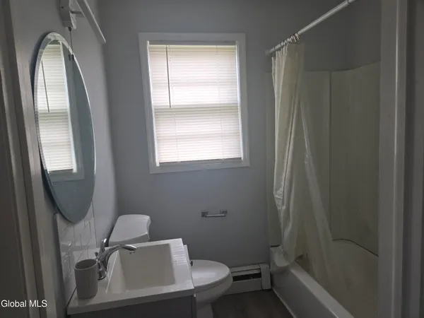 $2,100 | 86 Hackett Boulevard, Unit 2, Albany, NY 12209