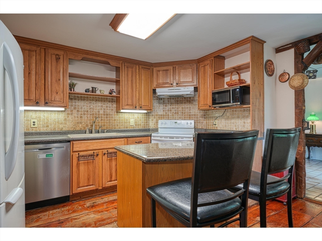 3 Lancaster Road Bolton, MA 01740 - Photo 10 of 39 Gallery Image 10